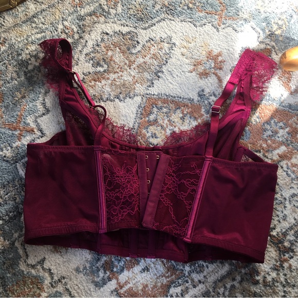 NWT Victoria’s Secret unlined eyelash lace hook & eye berry satin bustier corset - Picture 4 of 11